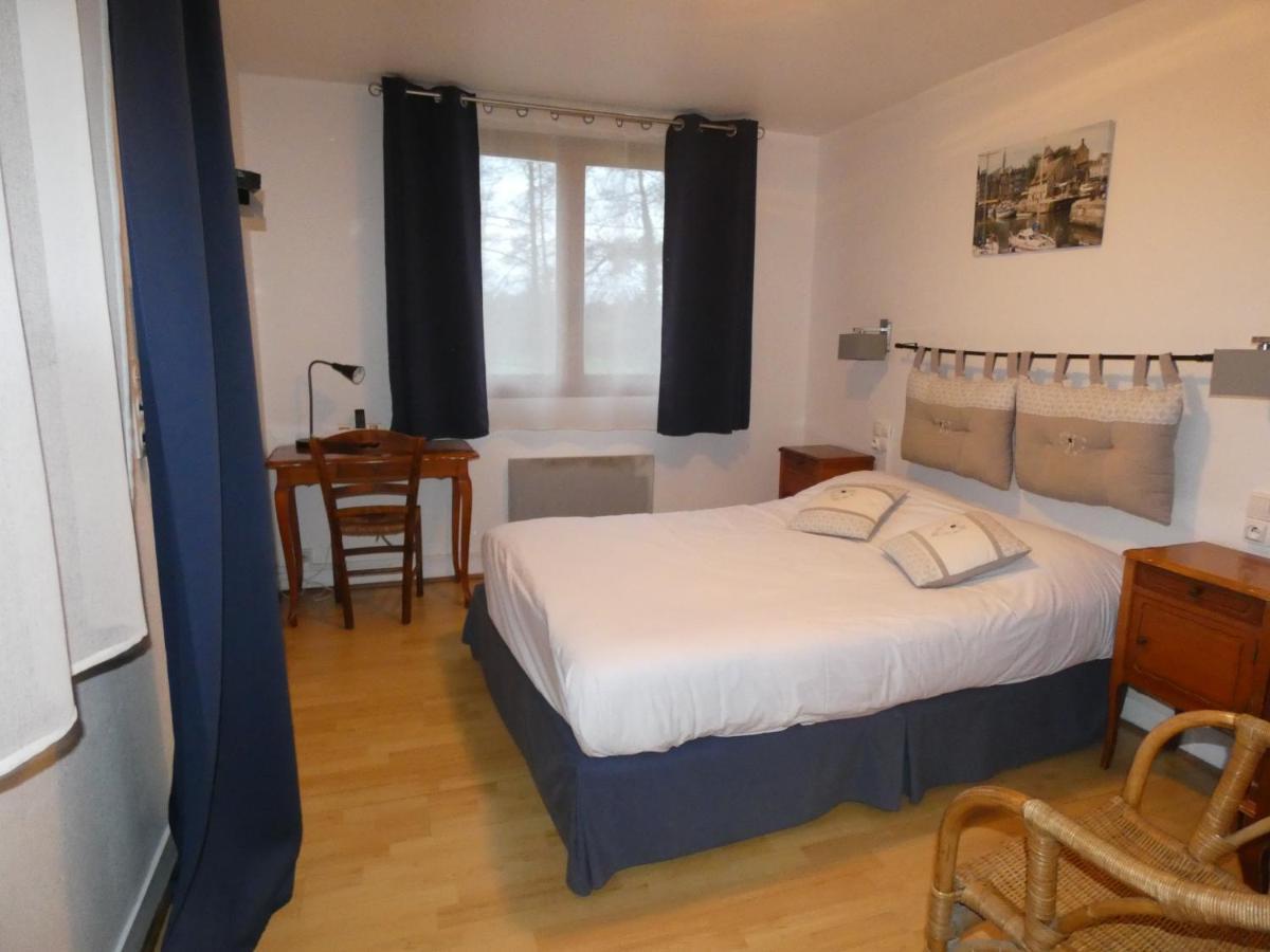 Logis Hotel Restaurant Auberge Saint Martin Surville  Eksteriør billede
