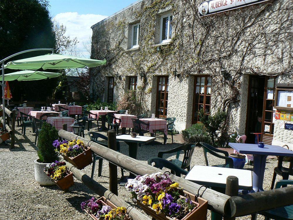 Logis Hotel Restaurant Auberge Saint Martin Surville  Eksteriør billede