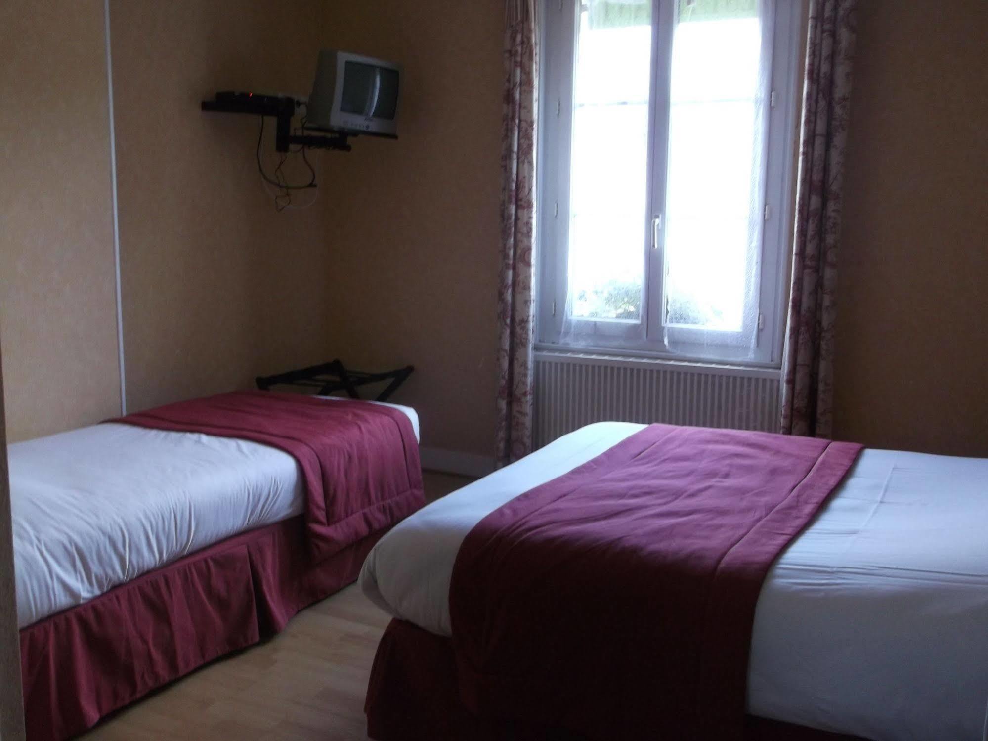 Logis Hotel Restaurant Auberge Saint Martin Surville  Eksteriør billede