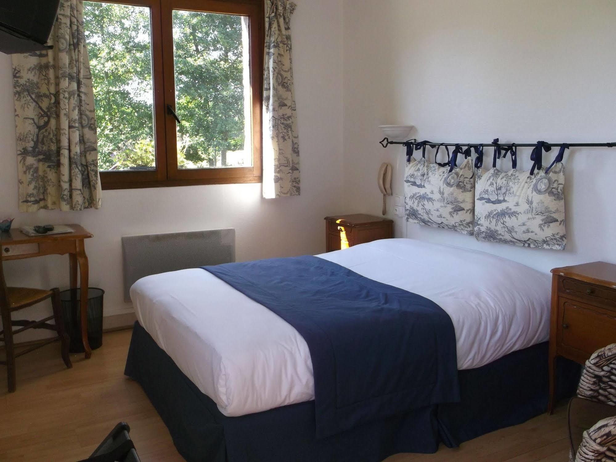 Logis Hotel Restaurant Auberge Saint Martin Surville  Eksteriør billede